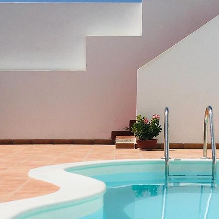 Surfers Retreat (Adults Only) Hostel Corralejo Exterior photo
