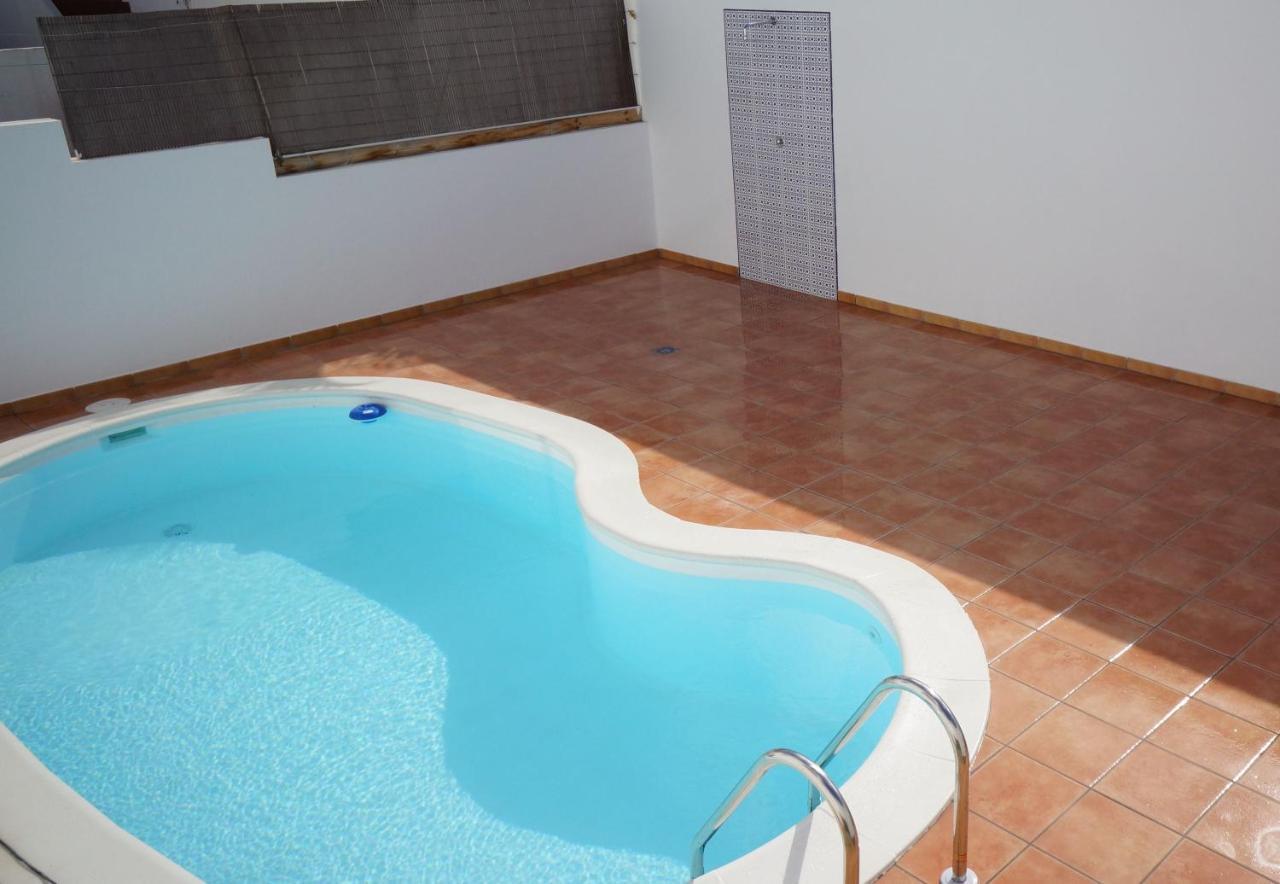 Surfers Retreat (Adults Only) Hostel Corralejo Exterior photo