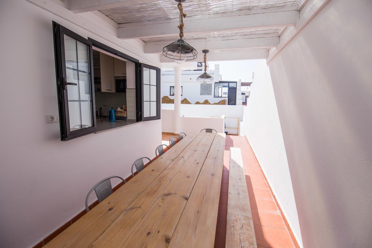 Surfers Retreat (Adults Only) Hostel Corralejo Exterior photo