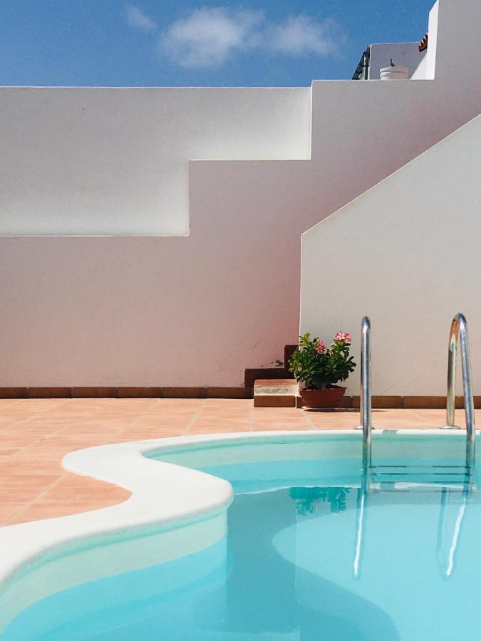 Surfers Retreat (Adults Only) Hostel Corralejo Exterior photo